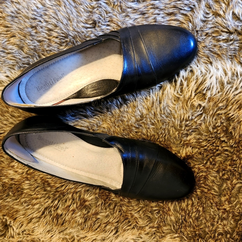 BeautiFeel short wedge heel black leather shoes